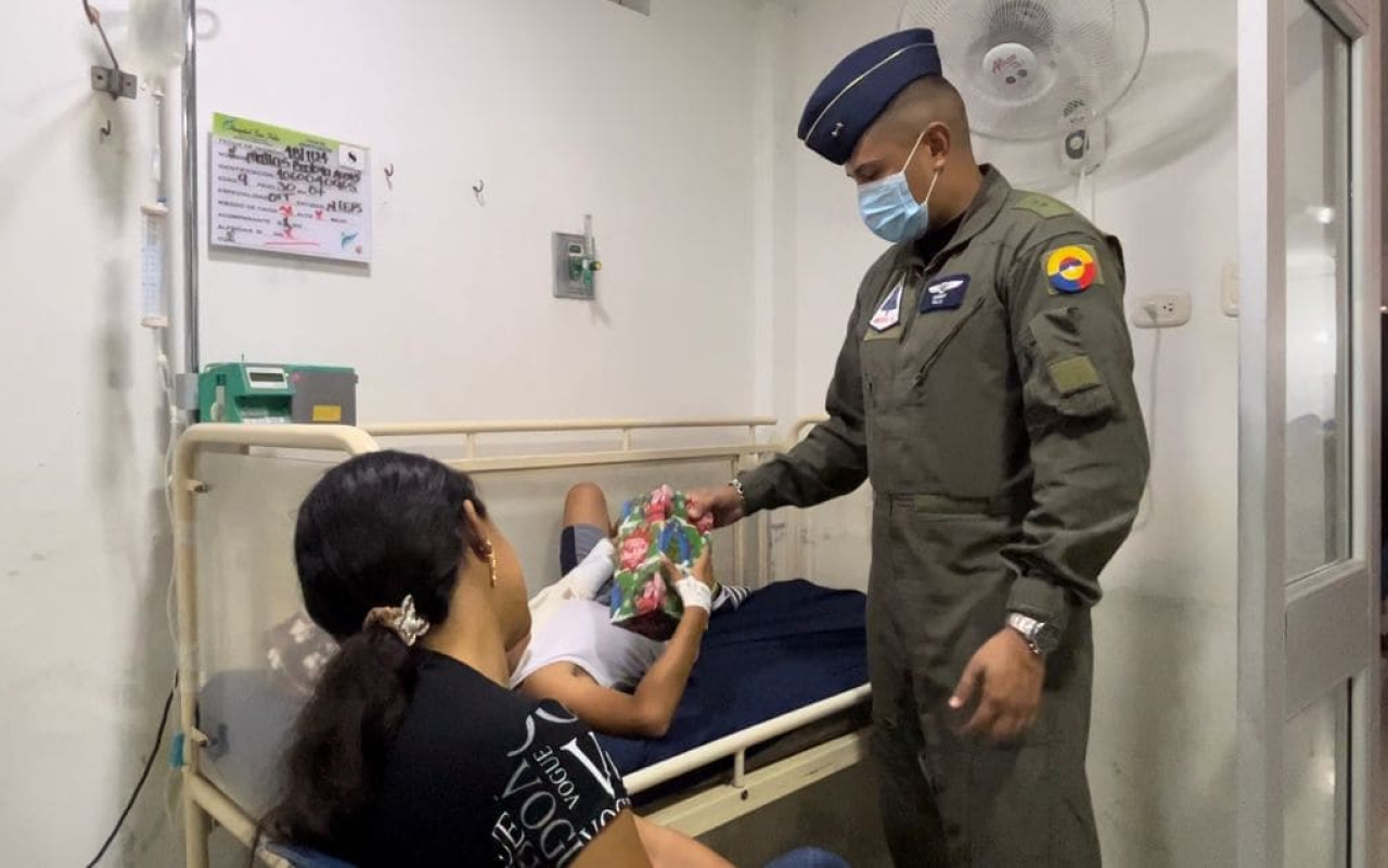 Regalos y sonrisas fueron entregados a niños y niñas hospitalizados en el Magdalena Centro, por parte de su Fuerza Aeroespacial