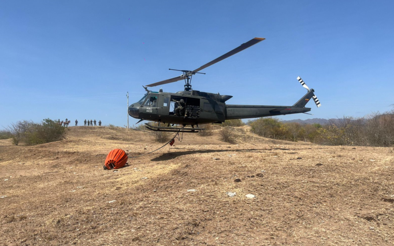 Continúan las operaciones para combatir los incendios forestales en Aipe, Huila