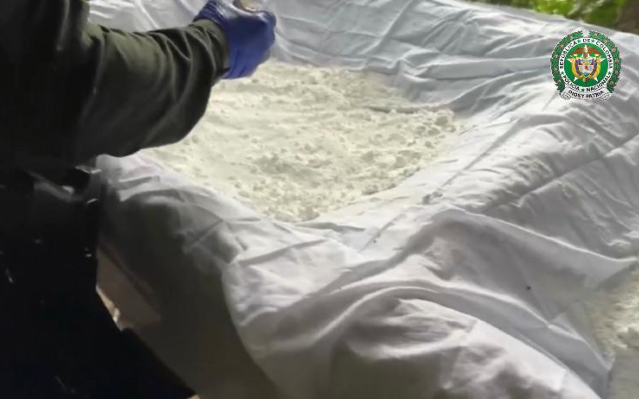 Fuerza Aérea Colombiana y Policía Nacional desmantelan laboratorio de cocaína en Sonsón, Antioquia Fuerza Aérea Colombiana y Policía Nacional desmantelan laboratorio de cocaína en Sonsón, Antioquia