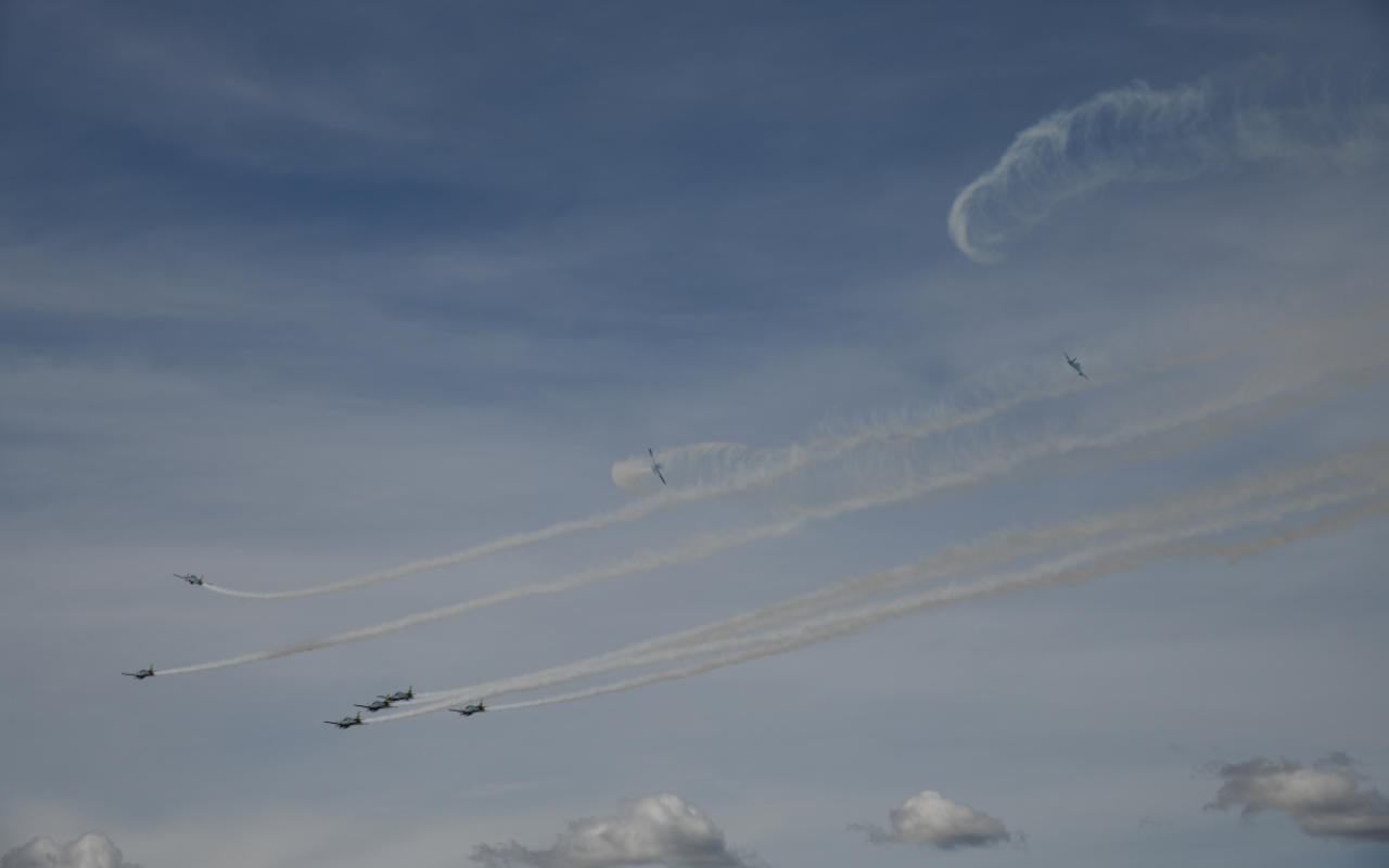Con maniobras en el cielo antioqueño, escuadrilla Fuma ça llega a la Feria Aeronáutica 2023