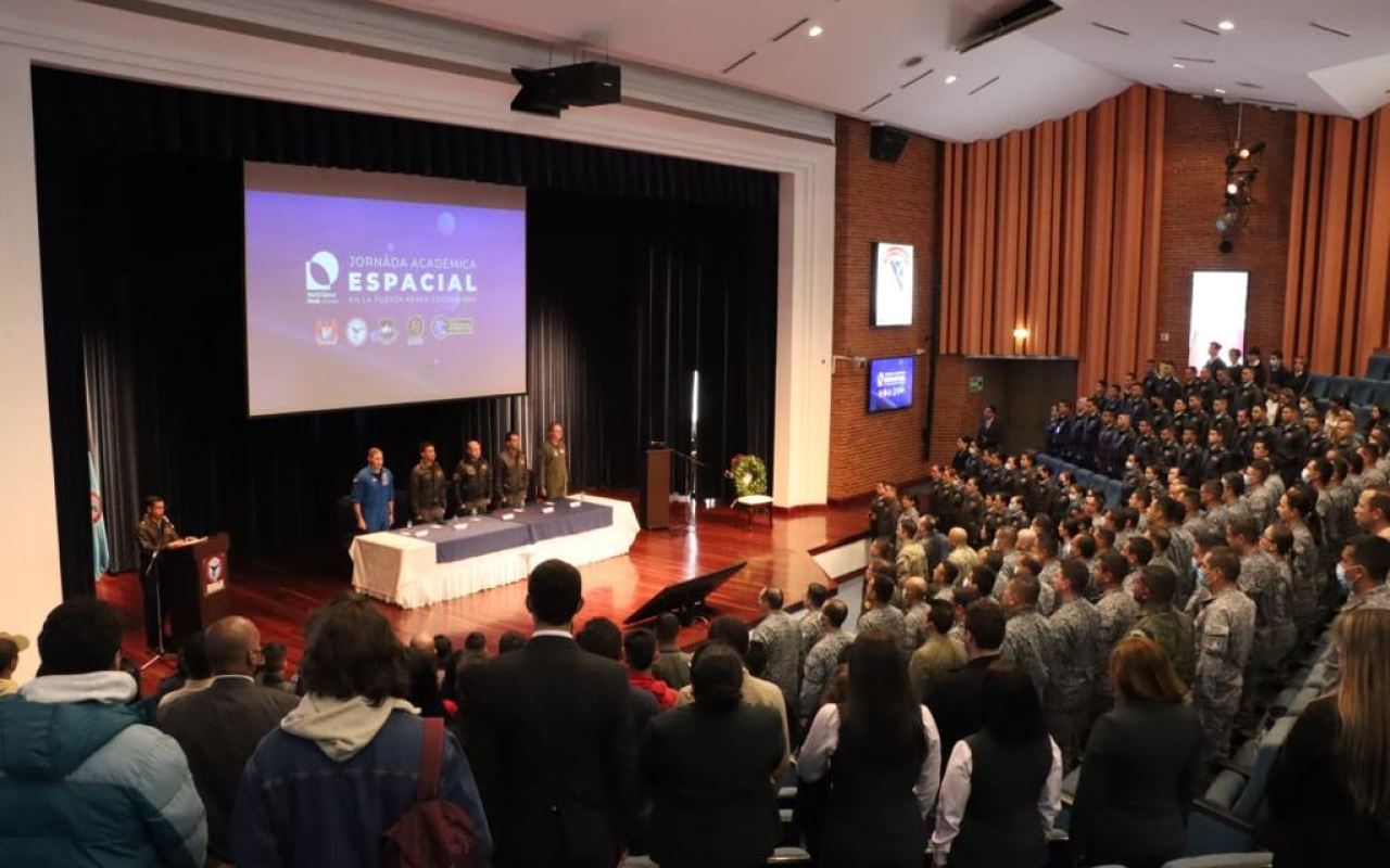 Con jornadas académicas su Fuerza Aérea Colombiana celebra la Semana Mundial del Espacio