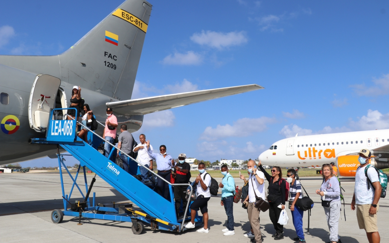 Más de 1.100 pasajeros movilizados en aeronaves del CATAM frente a cese de operaciones de aerolíneas