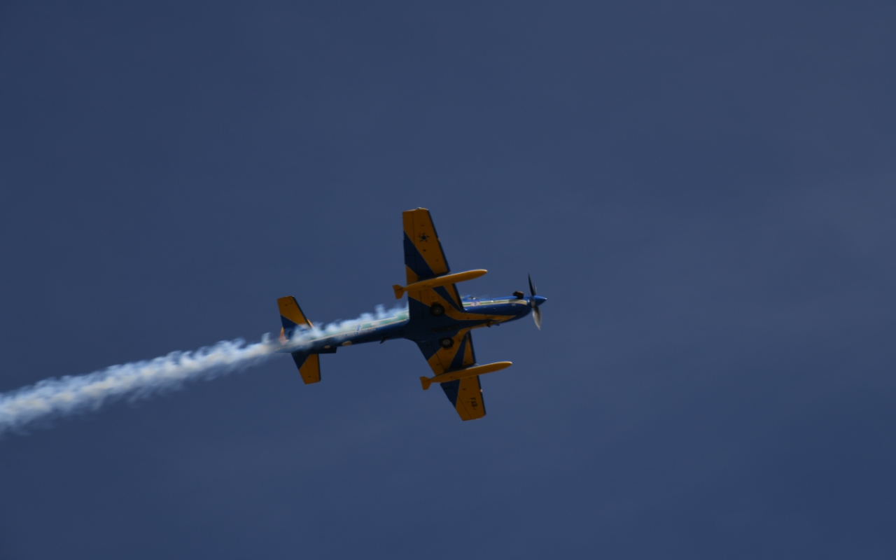 Con maniobras en el cielo antioqueño, escuadrilla Fuma ça llega a la Feria Aeronáutica 2023
