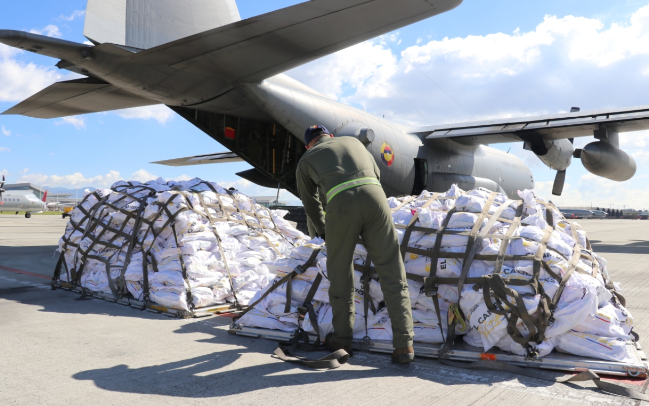 20 Toneladas de Ayuda Humanitaria son transportadas hacia el Chocó por la Fuerza Aeroespacial