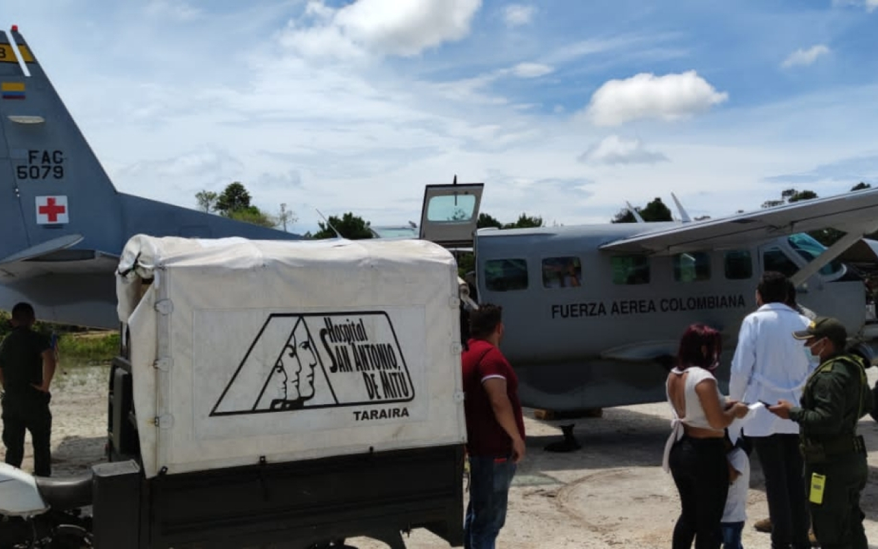 Indígena herido del departamento del Vaupés fue movilizado por su Fuerza Aérea Colombiana