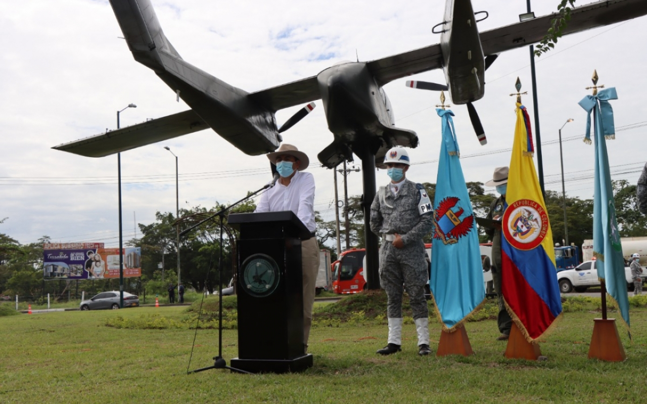 En emotiva ceremonia fue reinagurado en Villavicencio el monumento del avión por su Fuerza Aérea