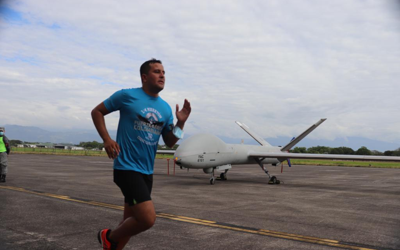 Corredores de Villavicencio se unieron a la maratón para conmemorar los 102 años de la Fuerza Aérea