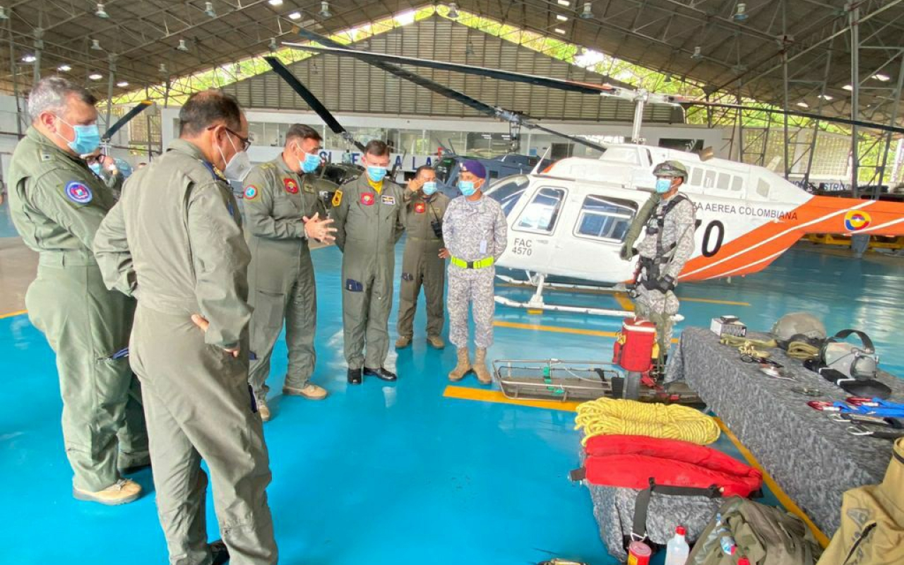Exitosa reunión entre Jefes de Estado Mayor de las Fuerzas Aéreas de Colombia y Ecuador