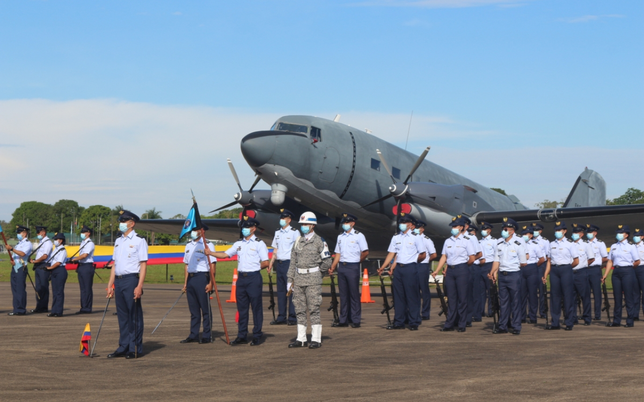 Ceremonia de transmisión de mando es realizada en el Comando Aéreo de Combate No.6 