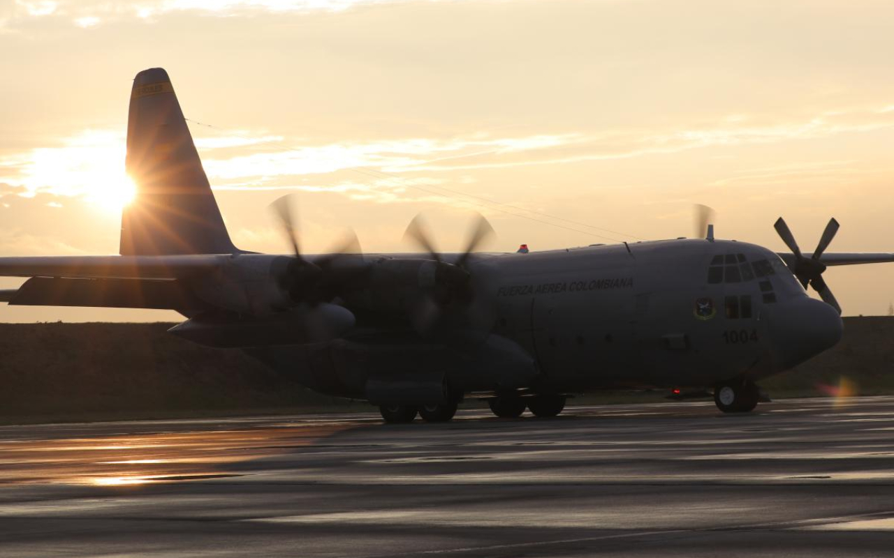 Por primera vez, una mujer vuela al mando del Hércules C-130 de su Fuerza Aérea Colombiana