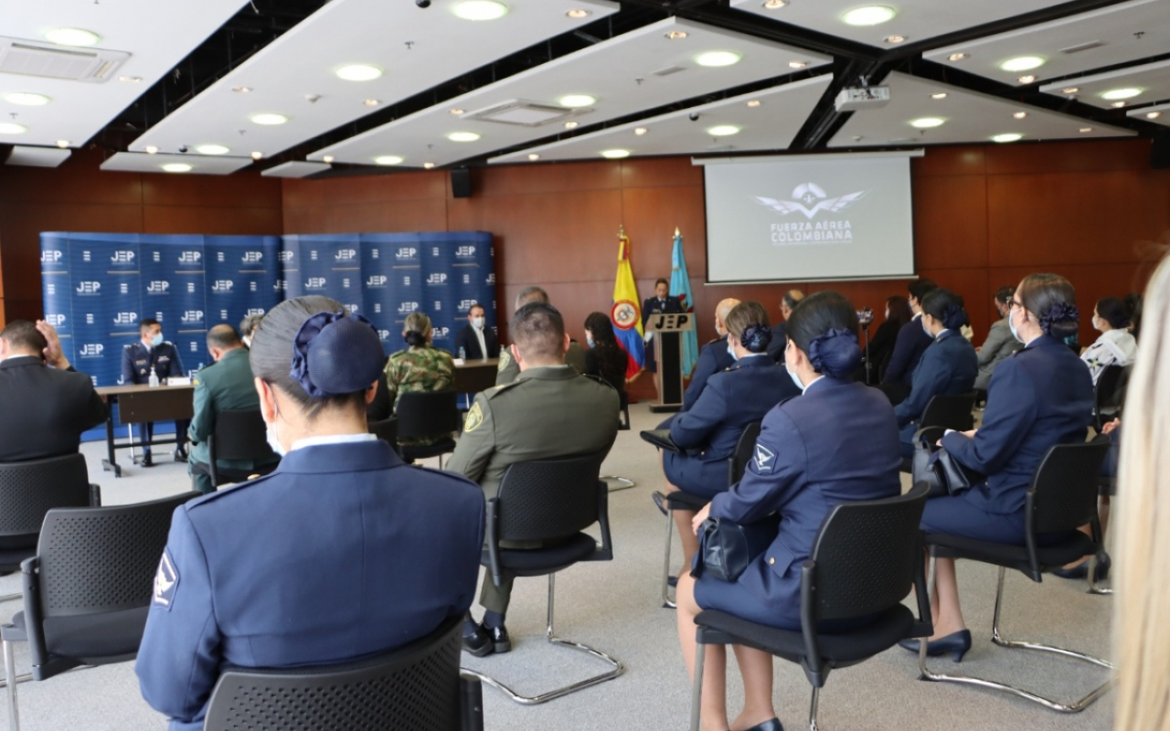 Informes para la paz fueron entregados a la JEP por su Fuerza Aérea Colombiana