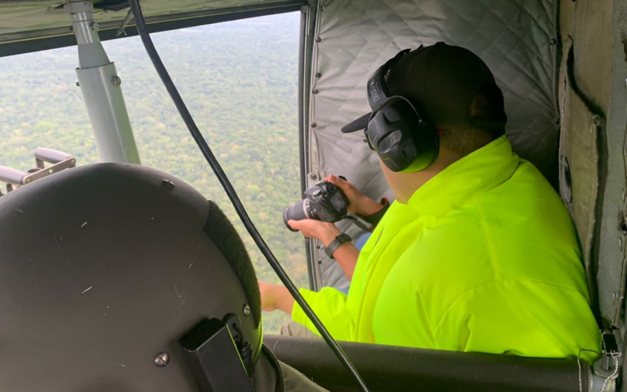 Sobrevuelos de verificación de afectación ambiental en el Caquetá realiza su Fuerza Aérea Colombiana.