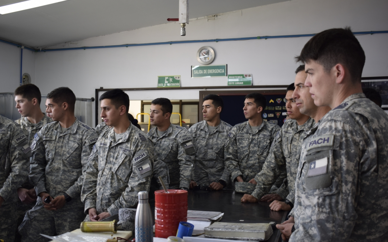 Fuerza Aeroespacial Colombiana recibe delegación de la Fuerza Aérea de Chile