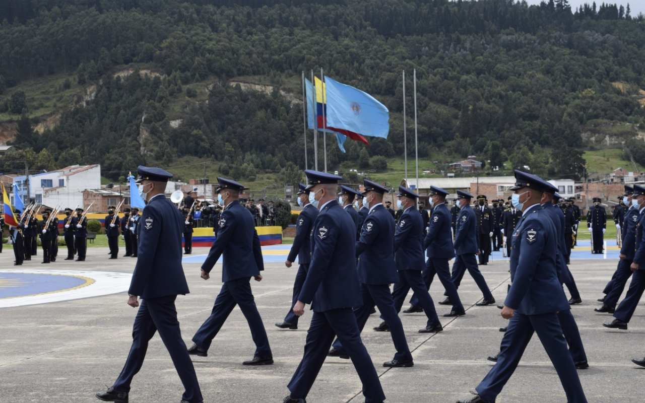 Ceremonia militar de ascenso de un personal Suboficiales de  su Fuerza Aérea