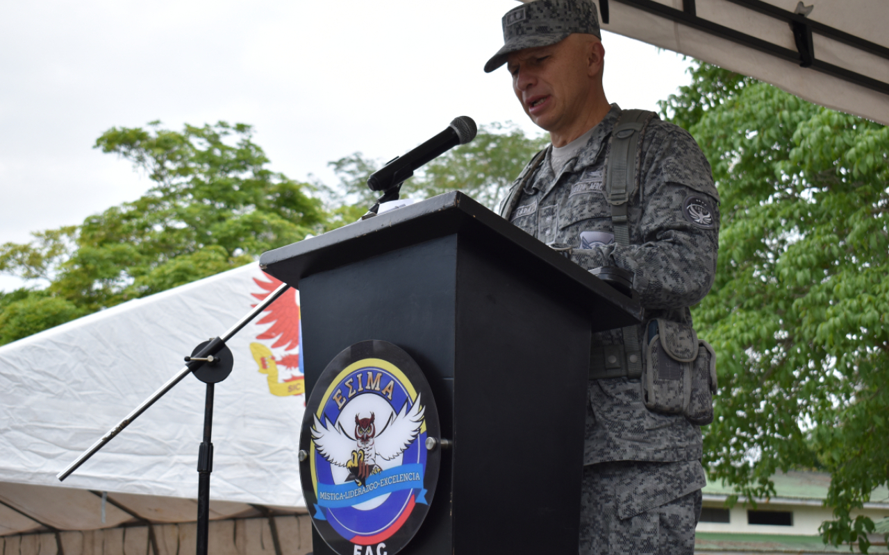 Graduación del primer curso de Soldados Profesionales de su Fuerza Aeroespacial Colombiana