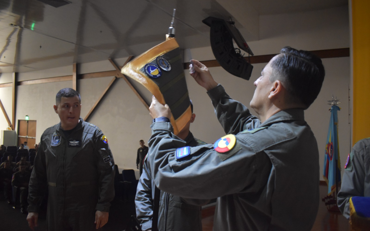 Reconocimiento 'Airmanship Award' fue otorgado al Comando Aéreo de Combate No.1, en Puerto Salgar, Cundinamarca