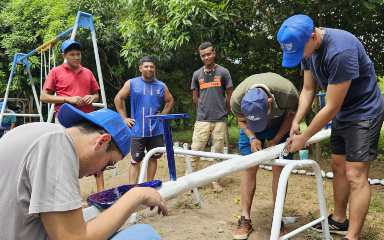 Fuerza Aérea Colombiana promueve la iniciativa "Adopta un parque" en Yopal, Casanare