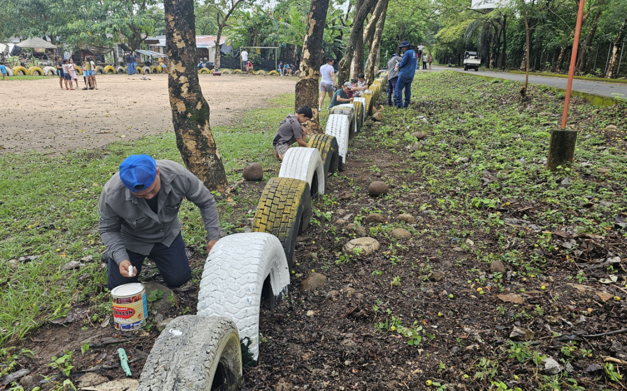 Fuerza Aérea Colombiana promueve la iniciativa "Adopta un parque" en Yopal, Casanare