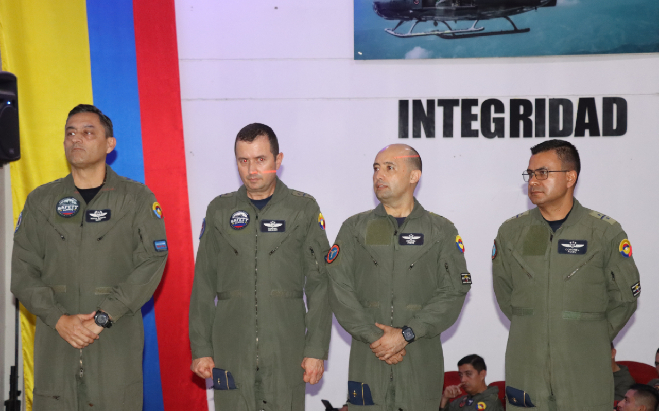 Premio "Airmanship Award" otorgado al Comando Aéreo de Combate No. 4