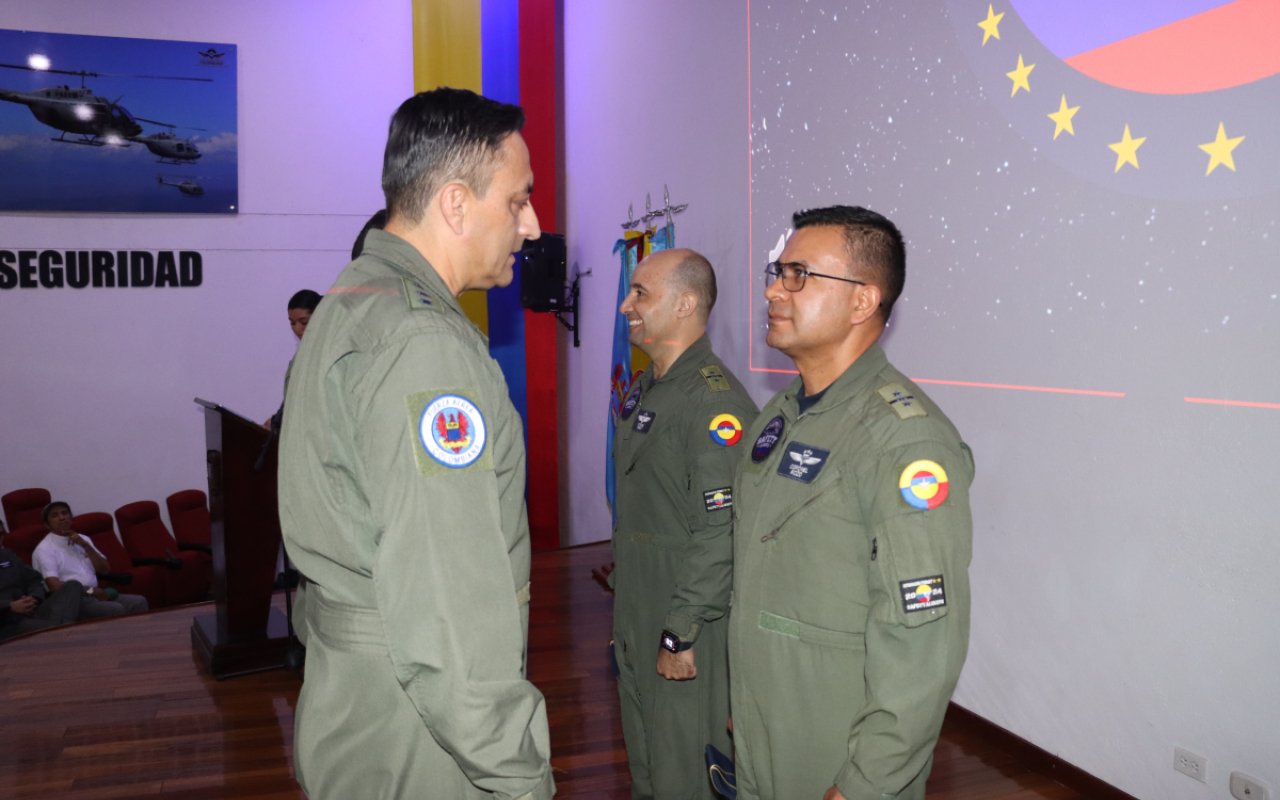 Premio "Airmanship Award" otorgado al Comando Aéreo de Combate No. 4