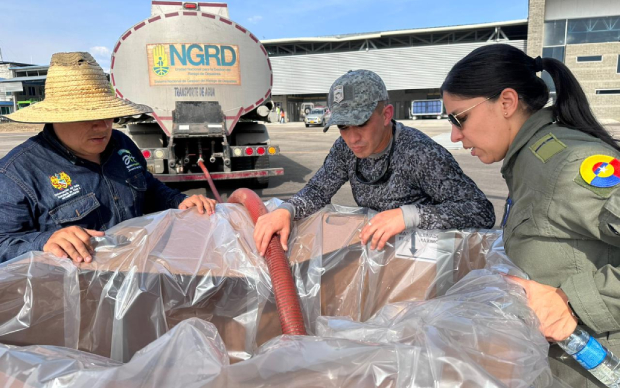 Despliegue de capacidades aéreas para atender emergencia en Huila 