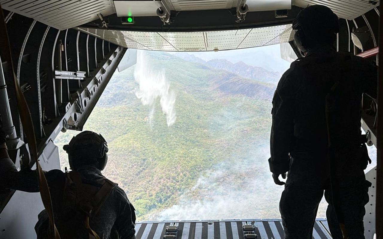 Desde las alturas continúa la lucha contra incendios forestales en Huila