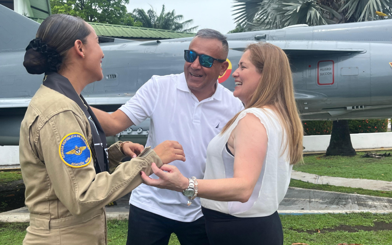 Oficiales de la Armada Nacional inician fase de vuelo en la Escuela Internacional de Ala Fija