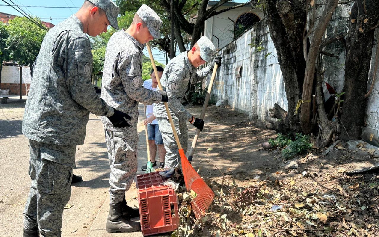 Colaboración activa en jornada de limpieza del barrio Gaitán de Puerto Salgar