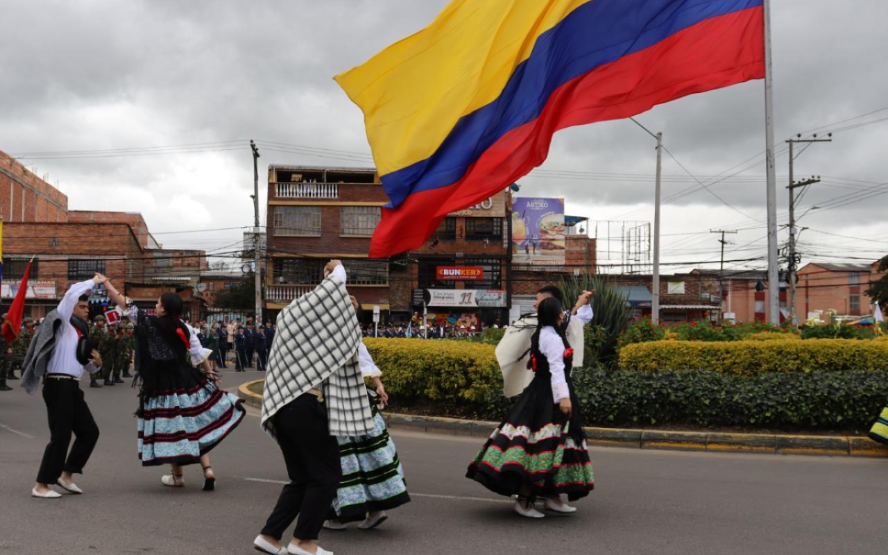 Las calles de Mosquera, Cundinamarca se engalanan con desfile Militar este 20 de julio