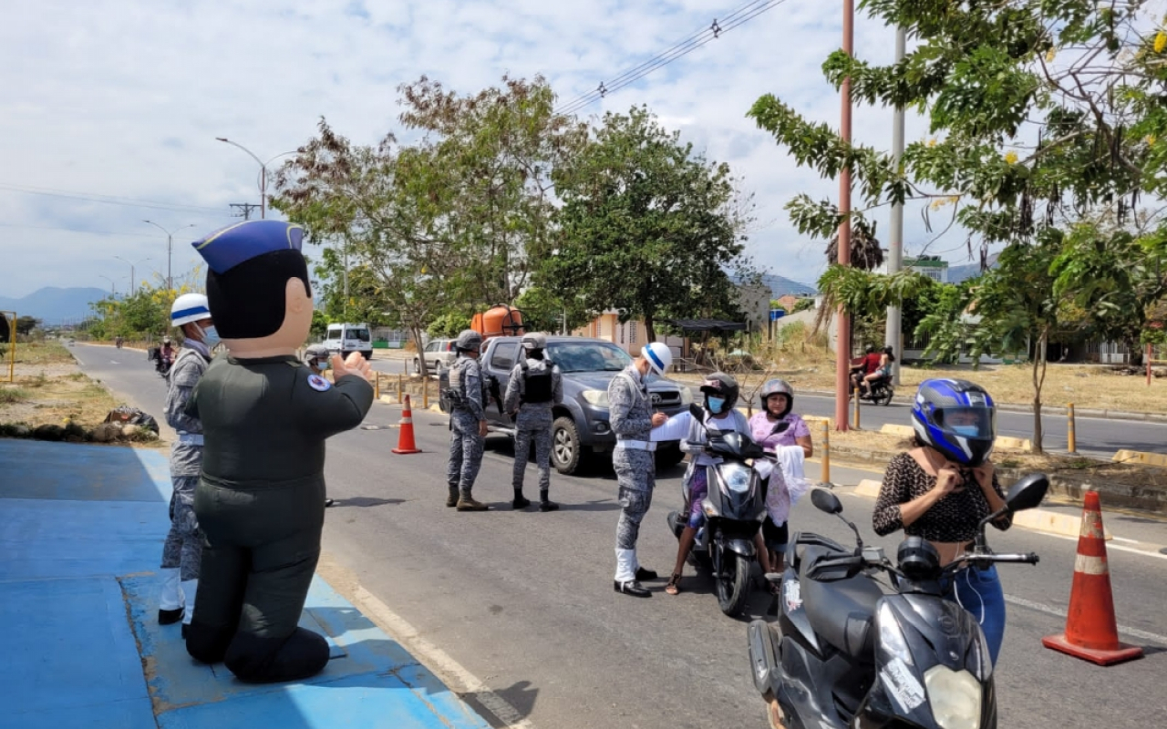 Patrullajes aéreos y terrestres reforzaron la seguridad en época de vacaciones en el oriente colombiano