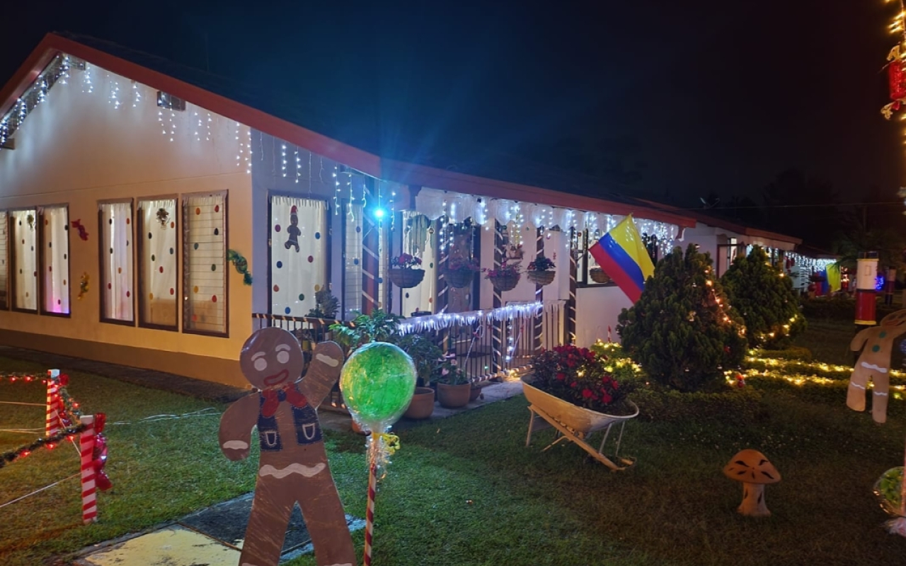 La 'Casa de los Halcones Valientes' se ilumina de Navidad