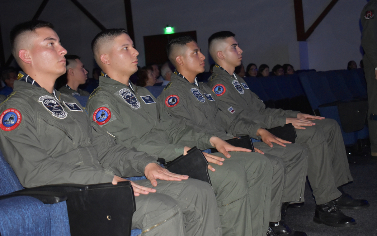 Cadetes culminaron Curso Primario De Vuelo, listos para nuevos desafíos aéreos