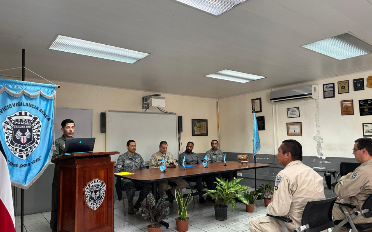 Curso de mantenimiento del C-208 Caravan se realizó en Costa Rica por instructores colombianos