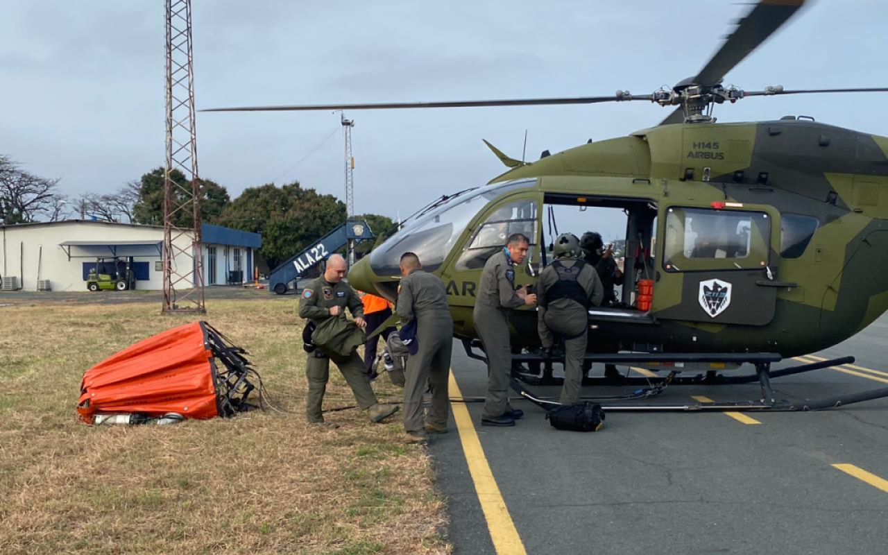 Con capacitaciones en operaciones especiales, FAC aporta  a la emergencia en Ecuador