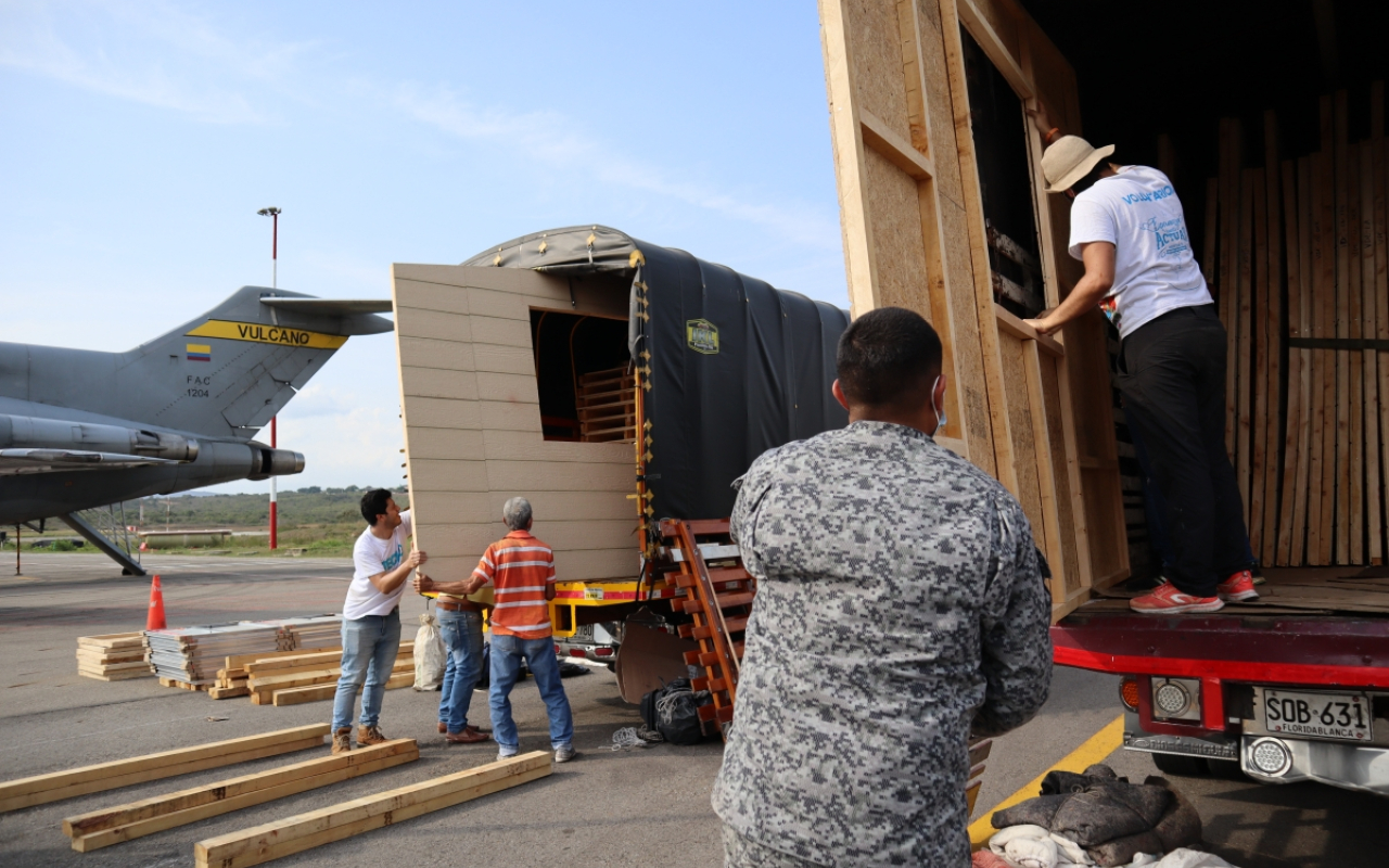 Construcción de vivienda en Cúcuta es apoyada por su Fuerza Aérea Colombiana