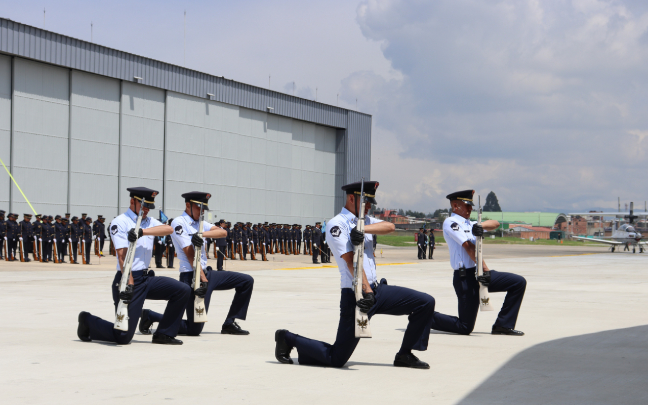 Centenario del Comando Aéreo de Mantenimiento engalana el cielo de Madrid, Cundinamarca