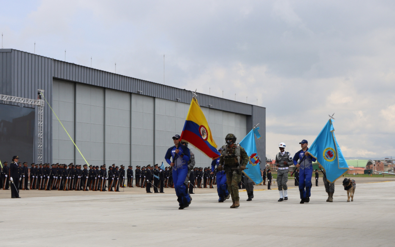 Centenario del Comando Aéreo de Mantenimiento engalana el cielo de Madrid, Cundinamarca