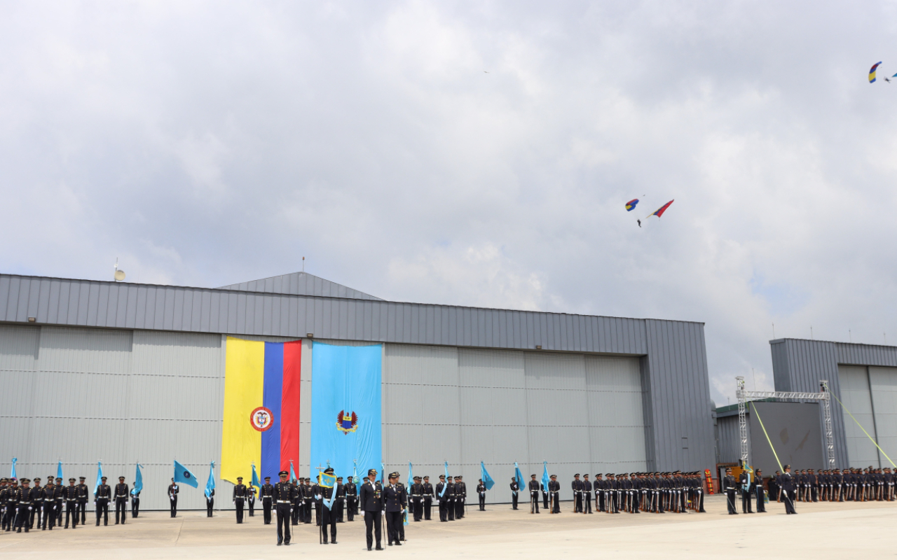 Centenario del Comando Aéreo de Mantenimiento engalana el cielo de Madrid, Cundinamarca