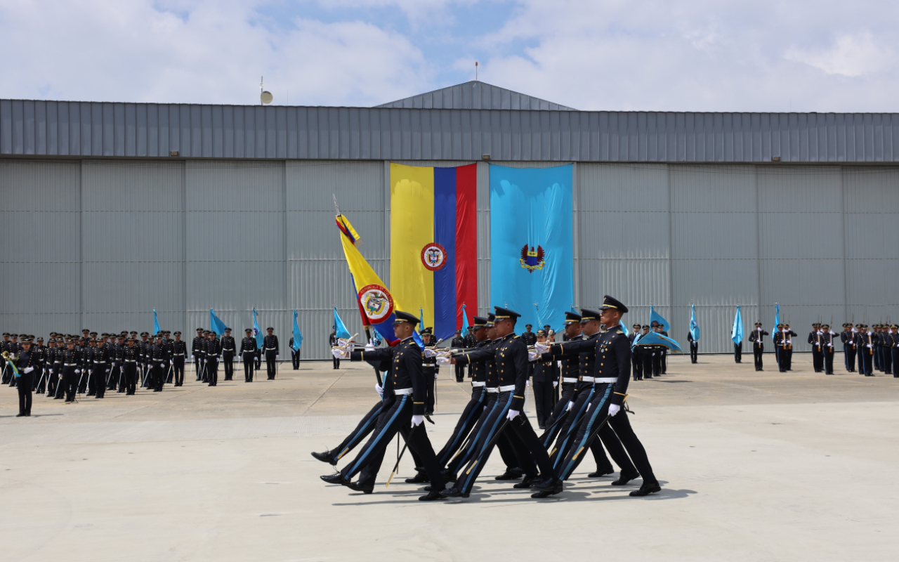 Centenario del Comando Aéreo de Mantenimiento engalana el cielo de Madrid, Cundinamarca