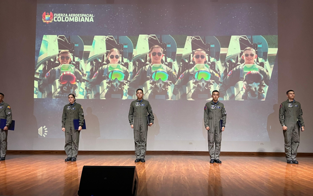 Cinco nuevos pilotos militares: un sueño alcanzado con disciplina y determinación
