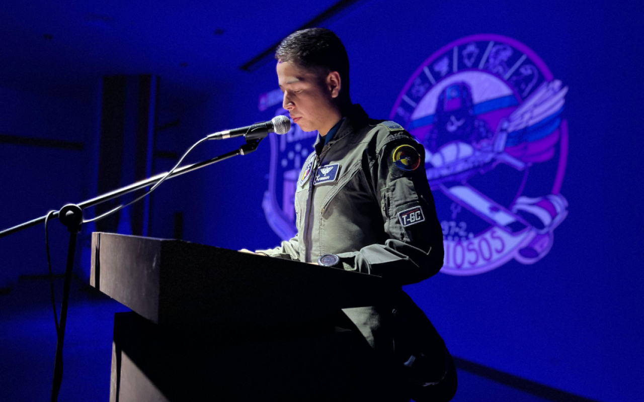 Cinco nuevos pilotos militares: un sueño alcanzado con disciplina y determinación