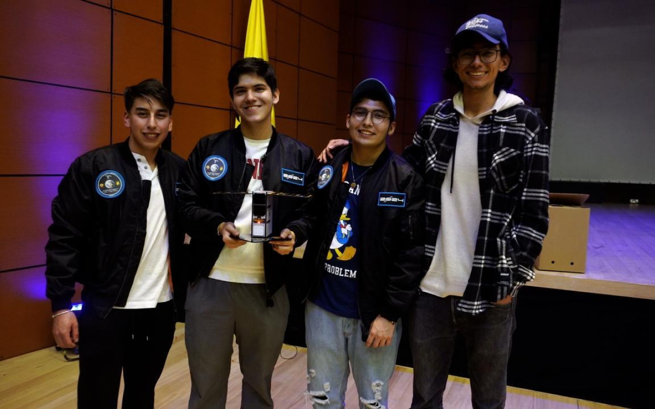 Más de 220 estudiantes universitarios de todo el país participaron del CODEFEST Ad Astra 2024