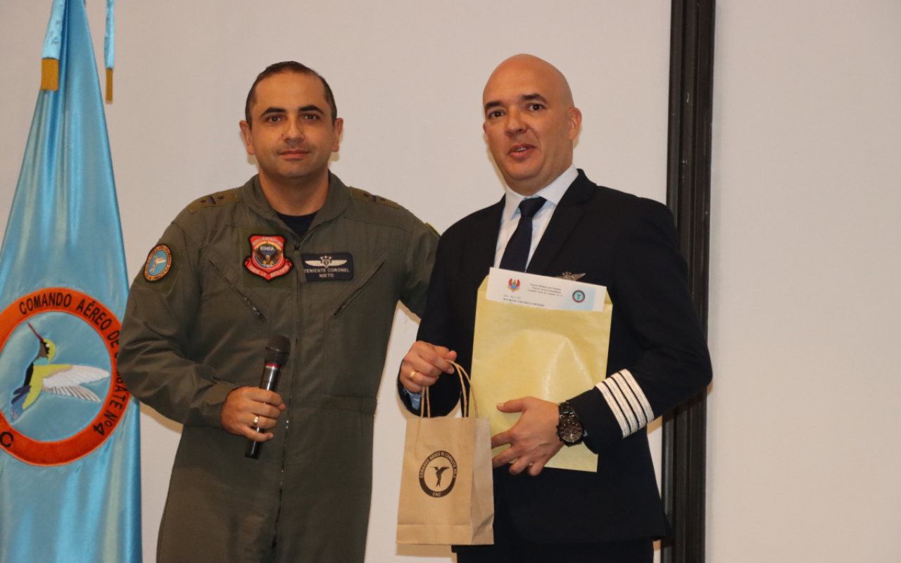 Clausura VII Congreso Internacional: Transición del Entrenamiento al Vuelo por Competencias