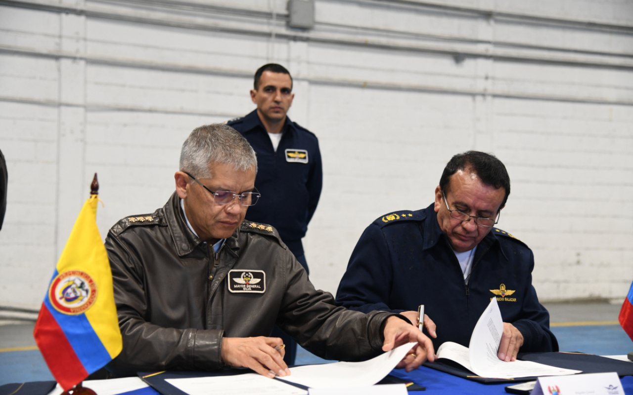 Colombia y Ecuador fortalecen cooperación aérea, tras exitosa reunión bilateral