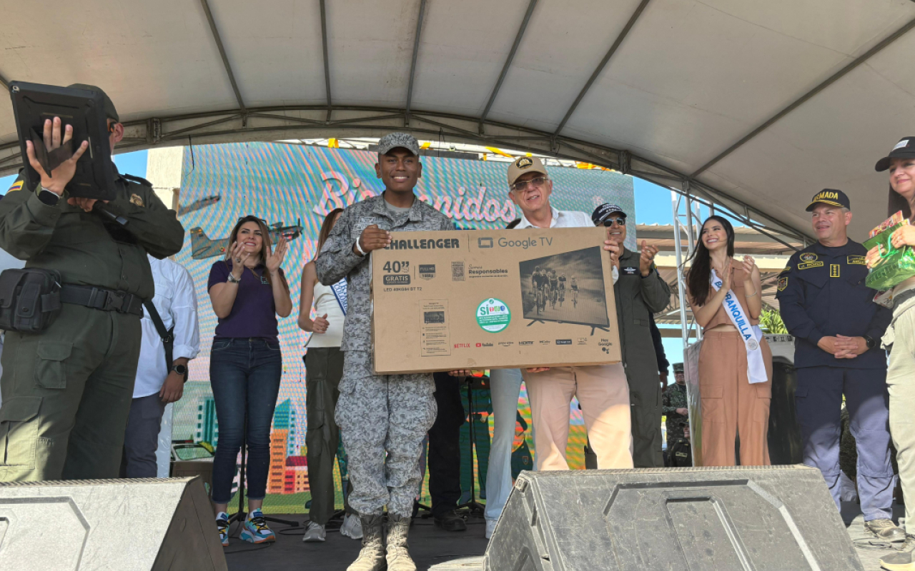 Correo de la Gratitud trae alegría a militares y policías en la Costa Caribe