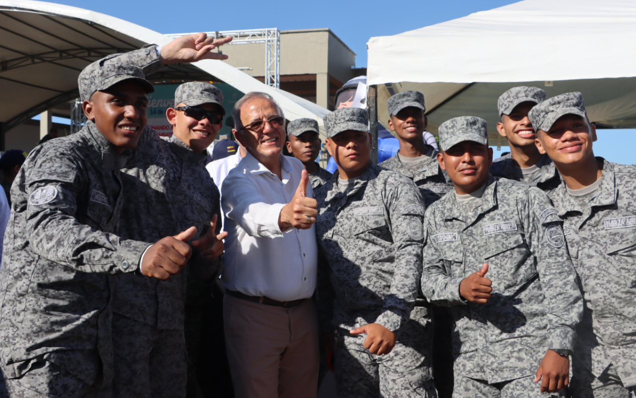 Correo de la Gratitud trae alegría a militares y policías en la Costa Caribe