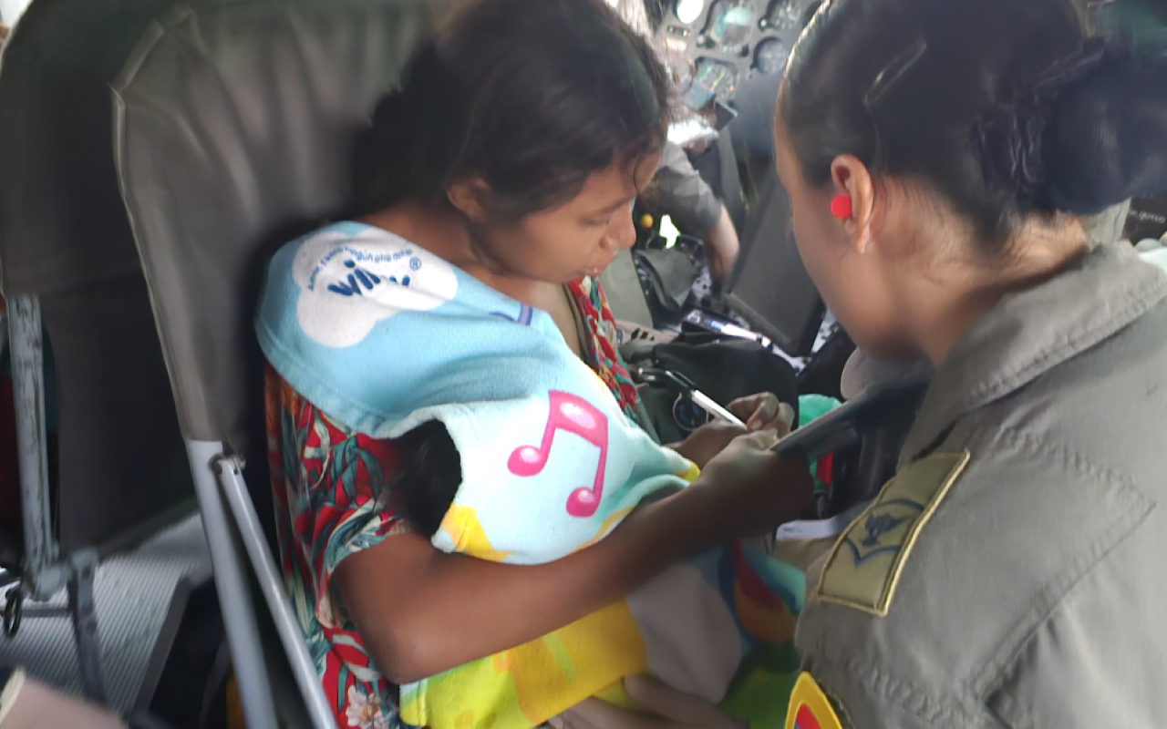 Cuatro menores con avanzada desnutrición fueron trasladados vía aérea en La Guajira