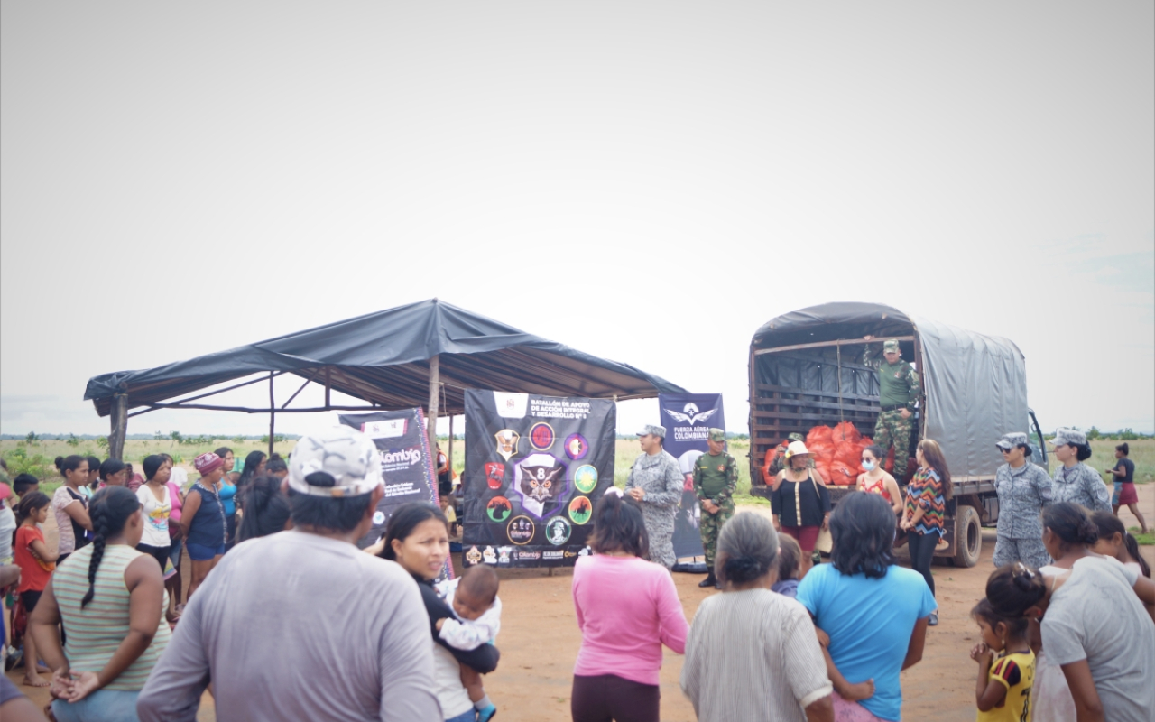 Continúan apoyos de primera necesidad a comunidades indígenas en Puerto Carreño