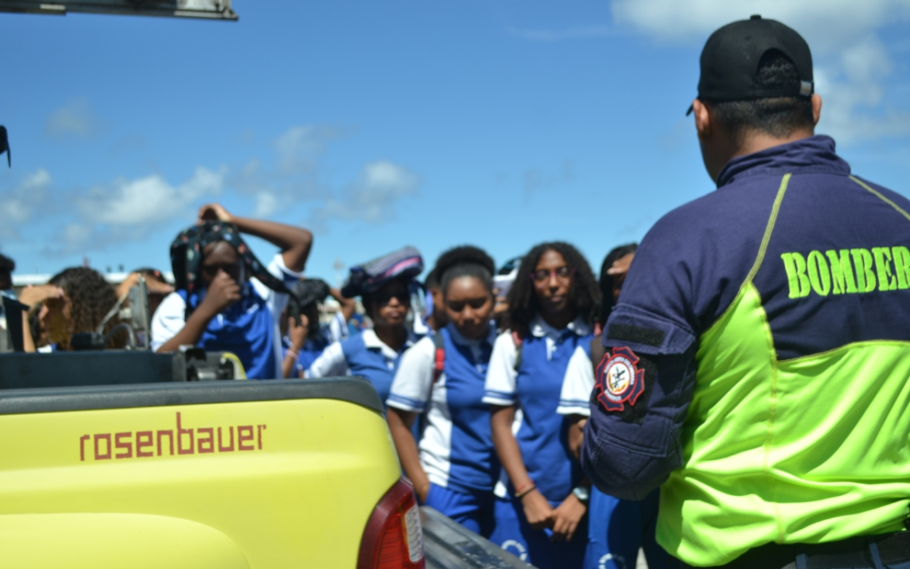 Programa "Así se va a las estrellas" para adolescentes en San Andrés Islas