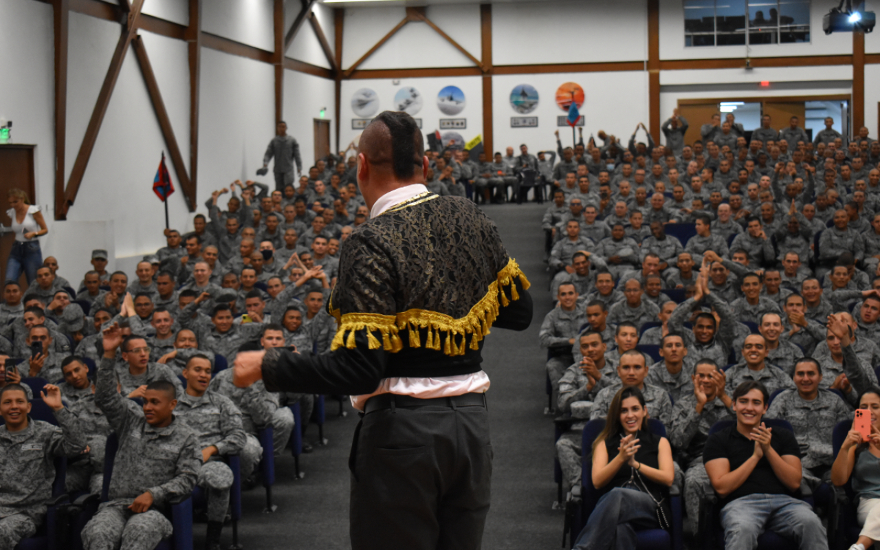 Esfuerzo de los Soldados de Aviación, reconocido durante jornada de esparcimiento